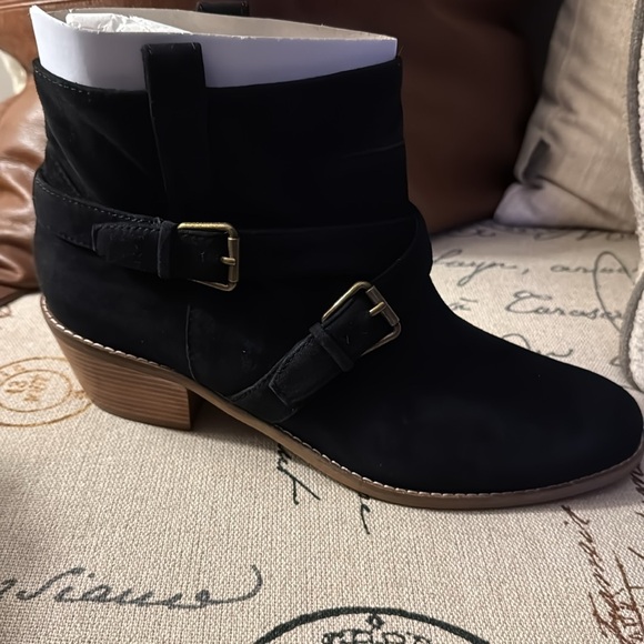 COLE HAAN
JENSYNN SUEDE ANKLE BOOTIES - Picture 4 of 4